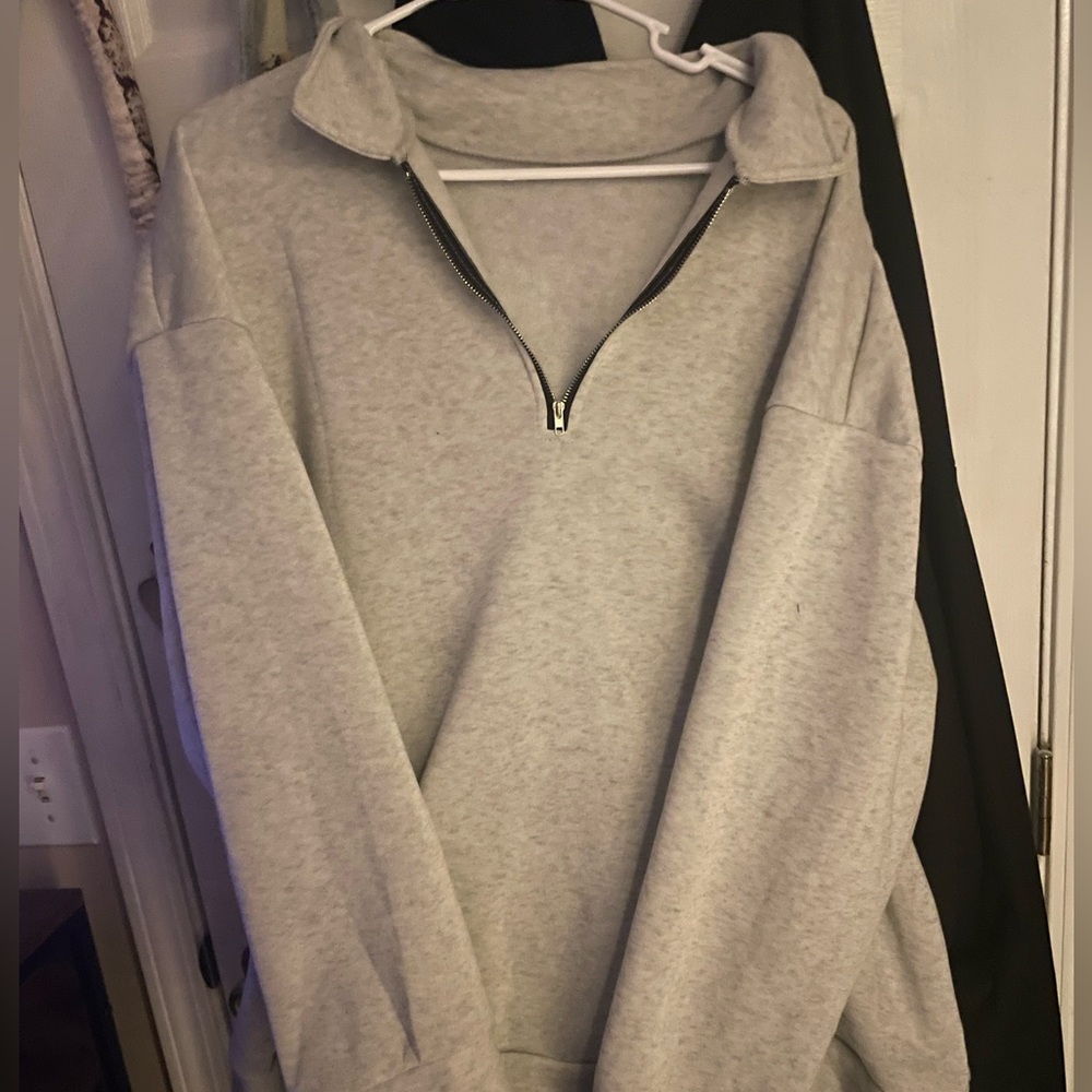 Cute grey zip up!